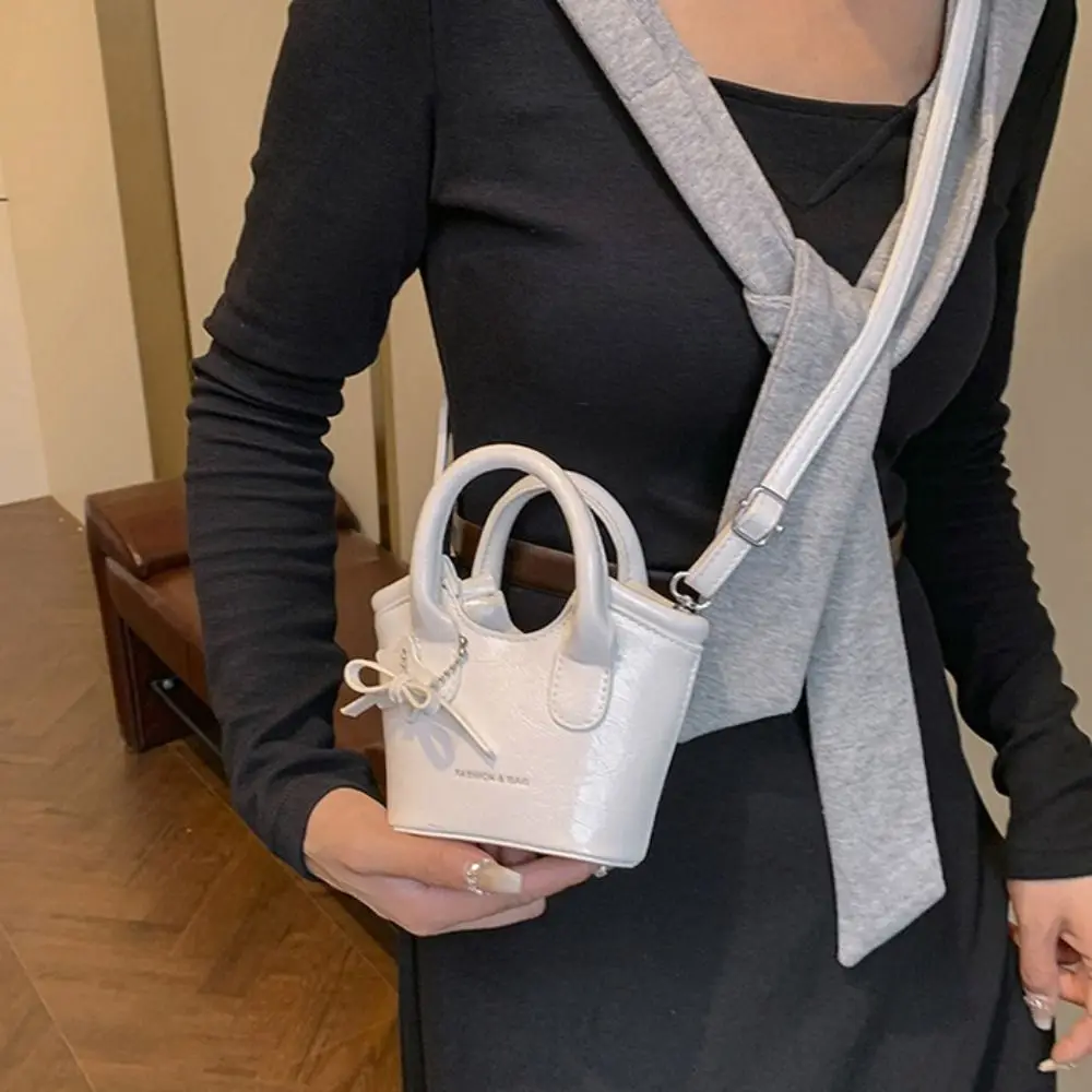 

Tote Bag Mini Basket Bag Crossbody Bag Cute Bow Star Pendant Silver PU Bag Korean Style Letter Printing Women's Shoulder Bag