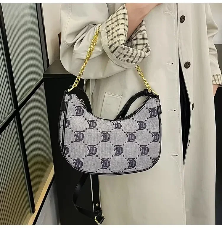 

Luxury Designer Leather Crossbody Bag Women Classic Vintage Tote Purse Minimalist Casual Fashionable Solid Color Shopper Handbag