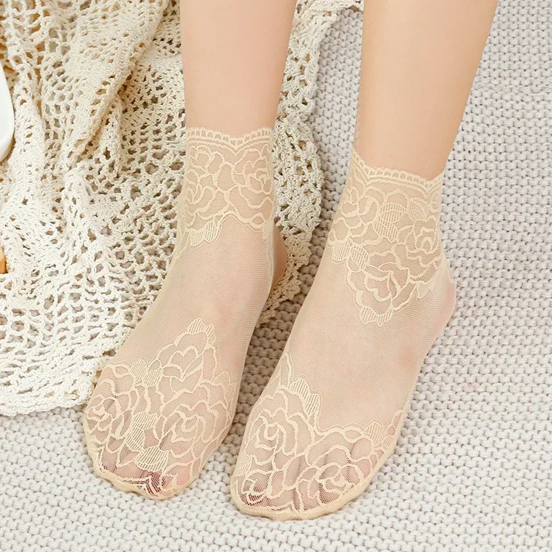 

High Quality Fashion Vintag Women Lace Sock Transparent Summer Floral Lady Girl Thin Short Socks For Women Dropshipping