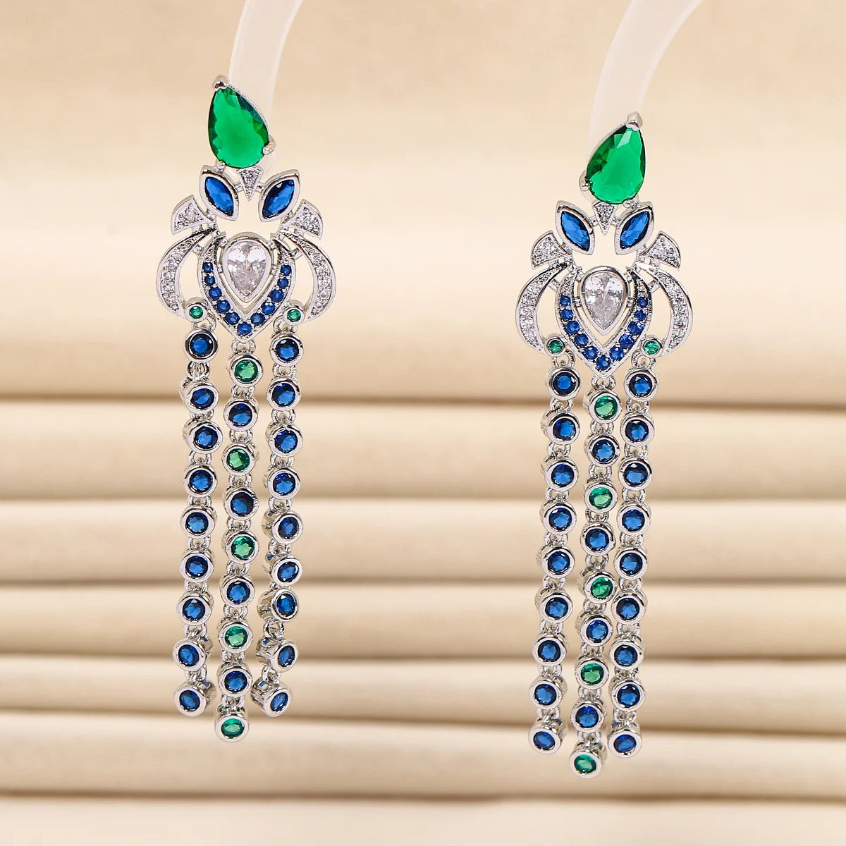 

Серебристые серьги-подвески с зелеными и синими камнями и кристаллами CZ, элегантные женские украшения