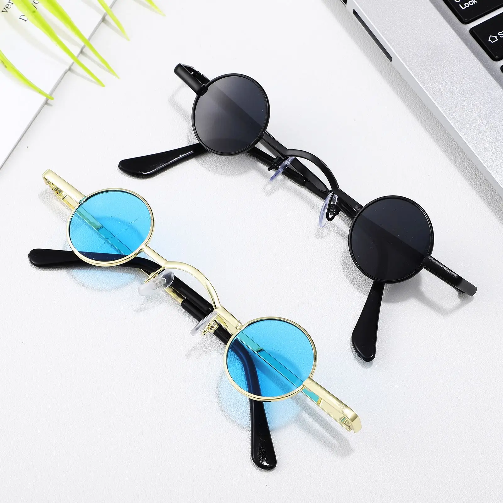 2Pcs Popular Vintage Steampunk Flip Up Sunglasses Retro Rivets Small Round Sun Glasses Double-layer Flip Lens Punk Eyeglasses