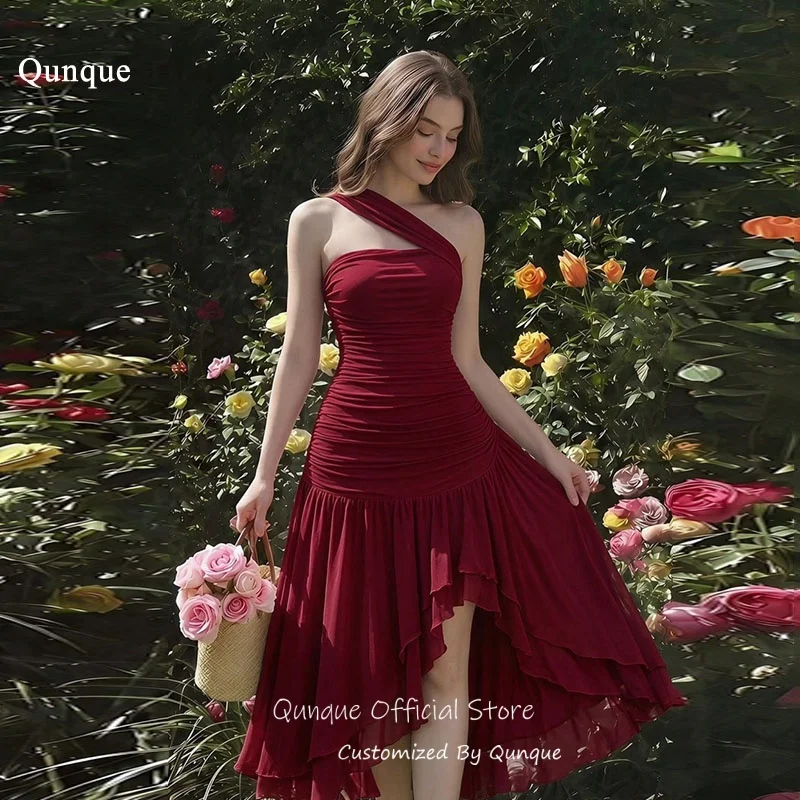 Qunque Burgundy Flowy Chiffon Evening Dress High Low Hem Wedding Guest Dress Pleat Midi Asymmetric Robes De Soirée Customized
