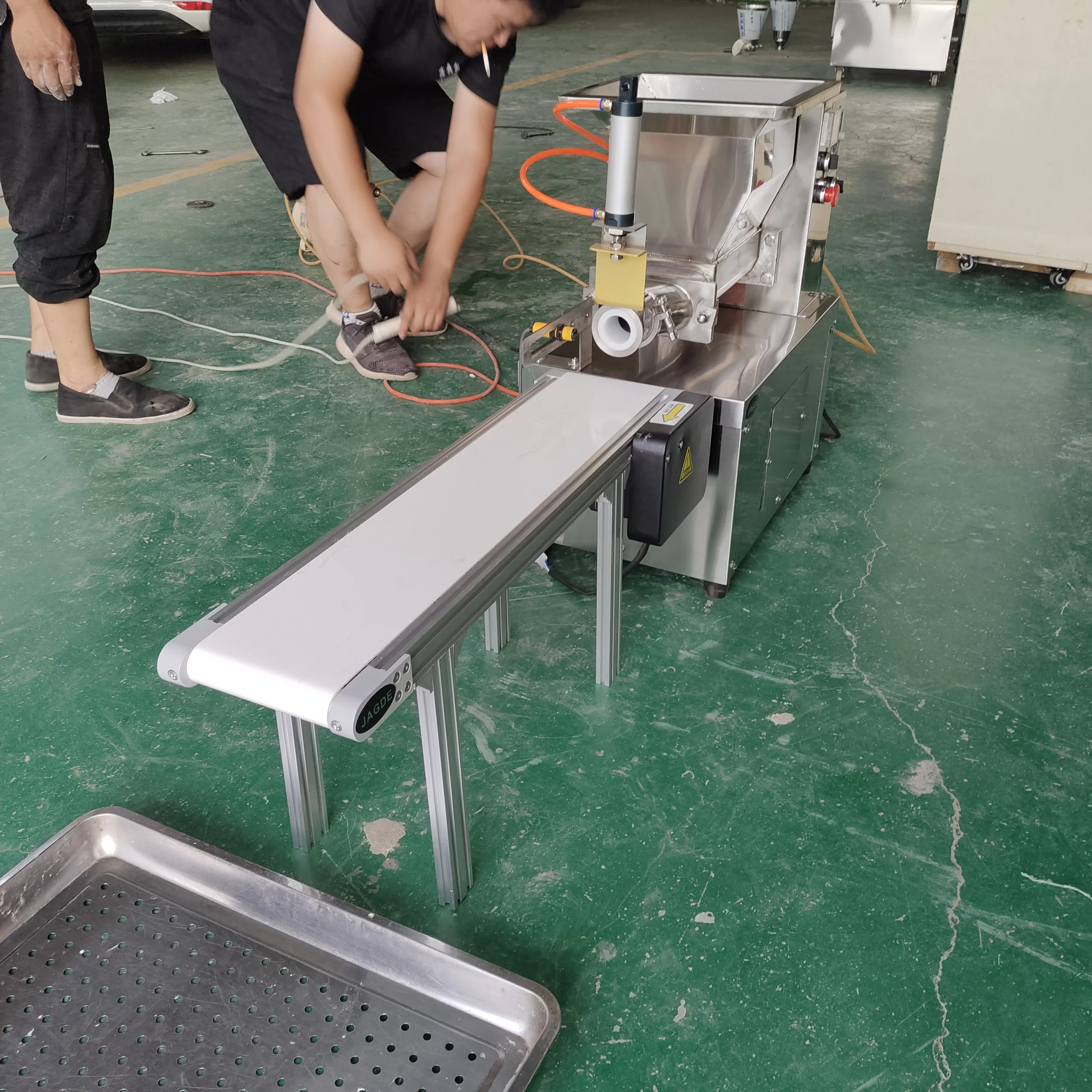Pizza Dumplings Bread Dough Cutting Machine Automatically And Accurately Cuts Dough Dividing Machine