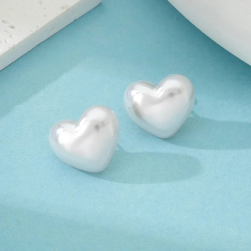 20*17mm Exaggerate White Imitation Pearl Big Heart Stud Earring for Women Minimalism Temperament Wedding Jewelry Girl Gift