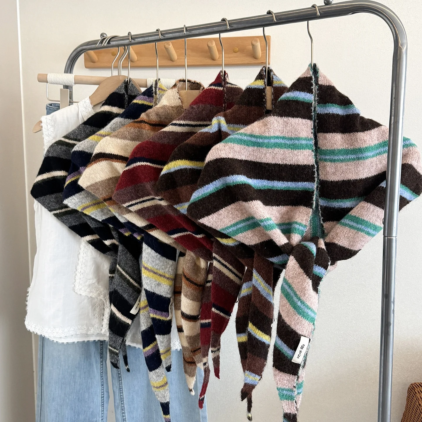 Vintage Striped Knit Triangle Wraps Women Soft Warm Neck Wrap Multicolor Shawl Autumn Winter Harajuku Decorative Neck Scarf
