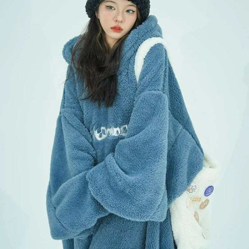 

2026 осенне-зимний длинный халат и утолщенная домашняя одежда, милое и свободное новое корейское стильное пижамное женское платье из кораллового флиса