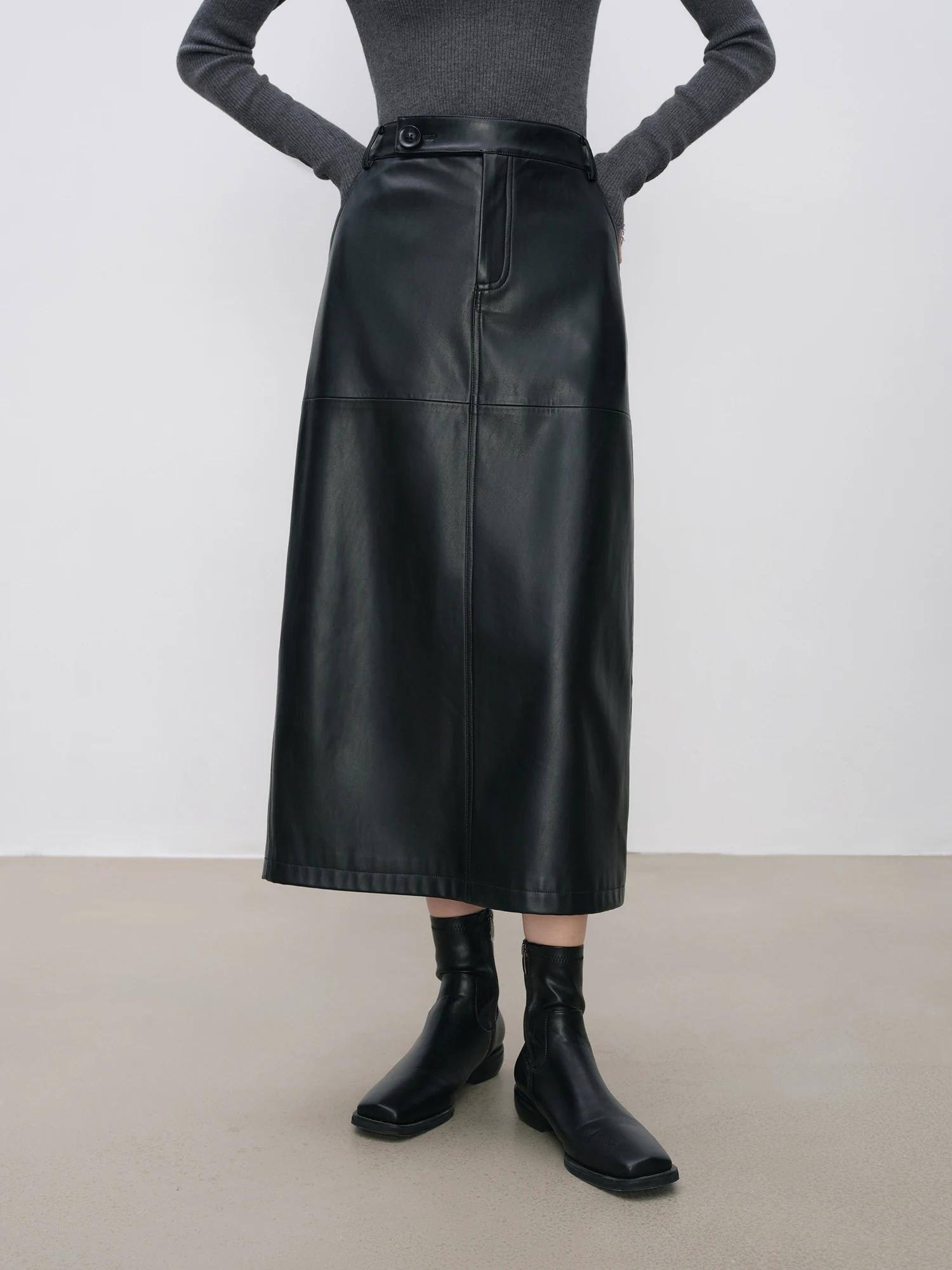 ZIQIAO Petite Size Black Leather Chic Female Skirt 2024 New Fall Winter Medium-length Versatile Casual Straight Skirt 24ZQ93229