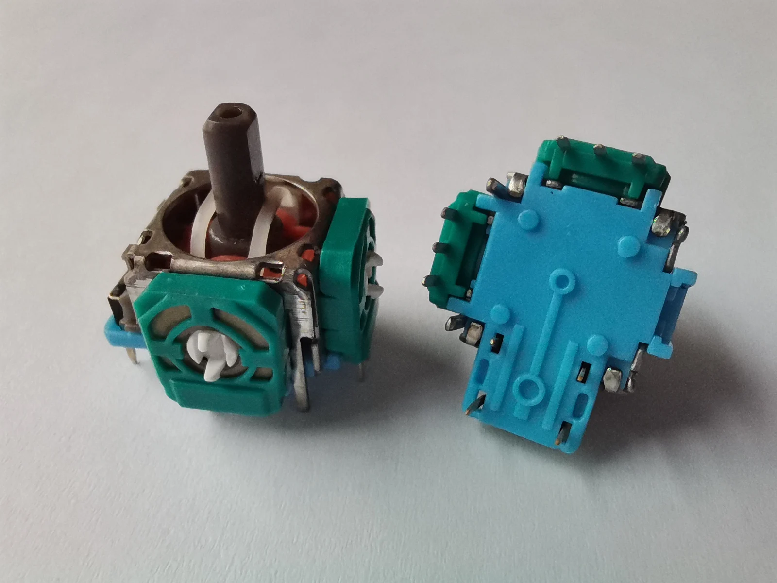 100 Stück OEM NEUE ALPS 3D Analog-Joysticks Daumensticks für Sony Playstation 4 PS4 Controller Ersatzteile zur Reparatur – Detail 5
