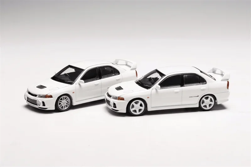 

Motorhelix MH 1:64 Senior Series Lancer Evolution EVO IV Scotia White Diecast Model Car