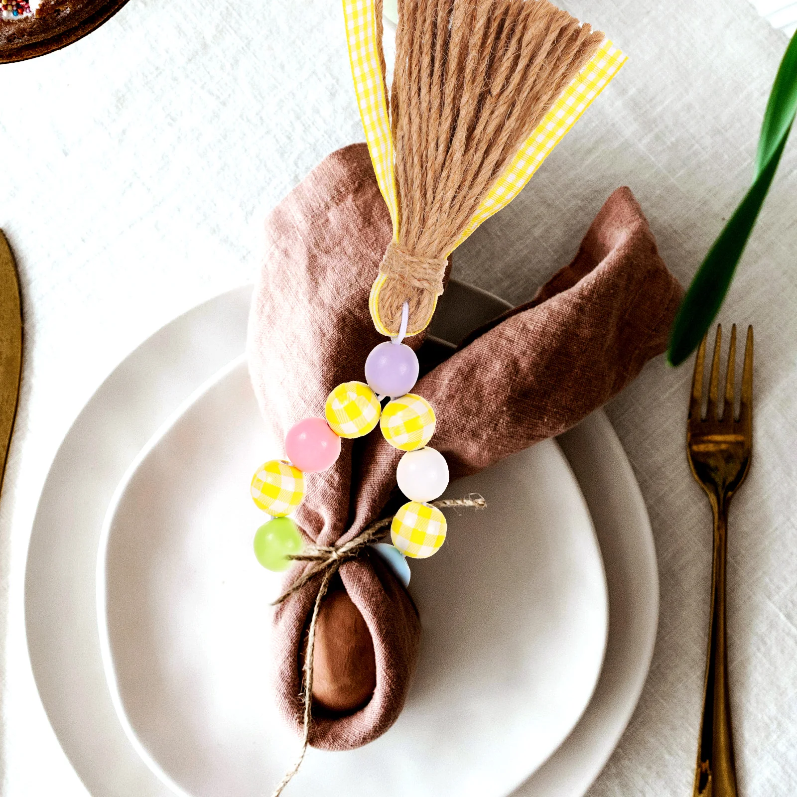 

4Pcs Wood String Napkin Rings Wreath Easter Beads Napkin Holders Buckles Easter Table Decor Centerpieces