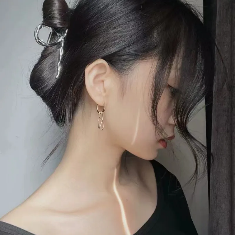 2024 Korean Wave New JK Handwritten Design Letter Earrings Gold Color Geometric Jewelry Accessories Fan Gifts