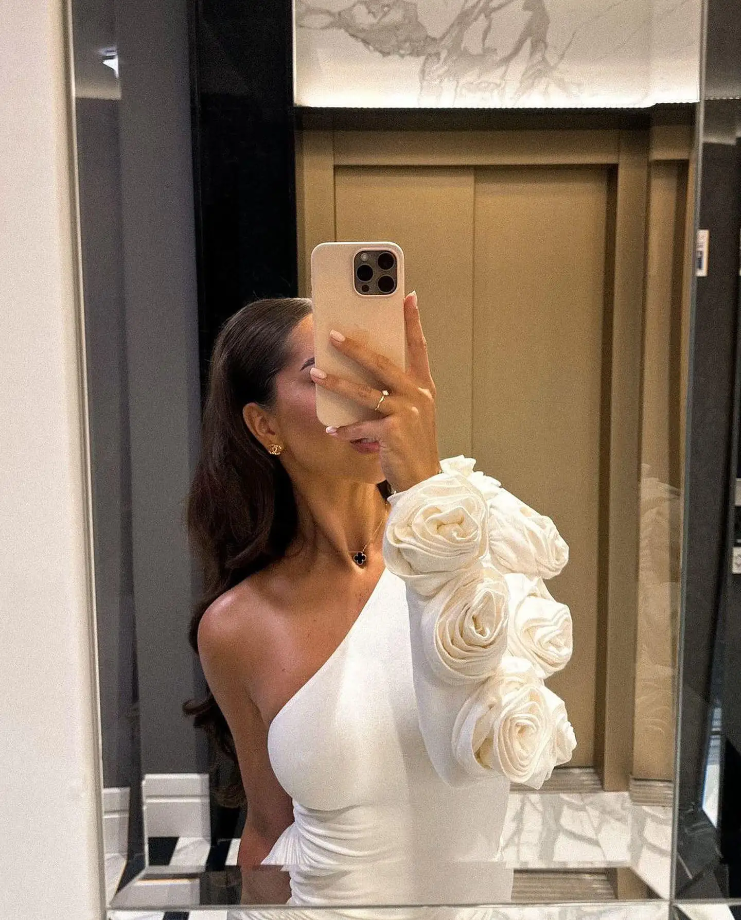 Elegance White One Shoulder Prom Dresses with Rose Flowers Stretchy Silk Long Evening Party Dress 2025 New Floral Formal Gowns