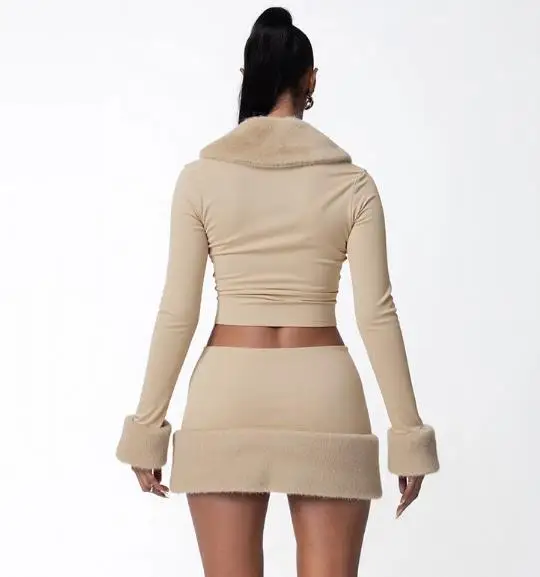 

Autumn and Winter Fold Down Fur Collar Long Sleeved Patchwork Hidden Button Exposed Navel Waist Bag Short Skirt Set for Women