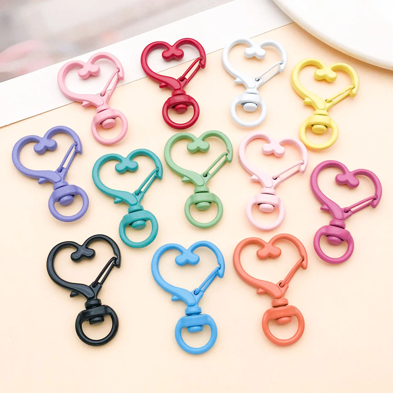 30pcs 24x34mm Zinc Alloy Paint Love Spring Buckle Universal Buckle Dog Buckle Is Suitable for DIY Making Key Chain Bag Pendant