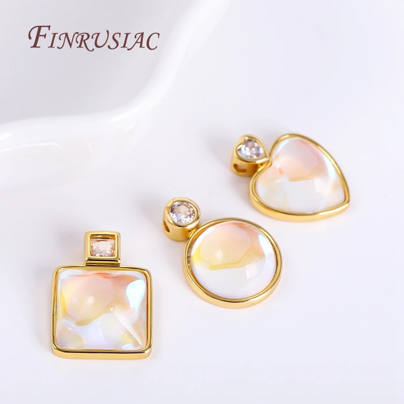 Colgante de gema de resina epoxi redondo/cuadrado/corazón chapado en oro de 18 quilates para hacer collares de perlas, suministros para hacer joyas artesanales DIY