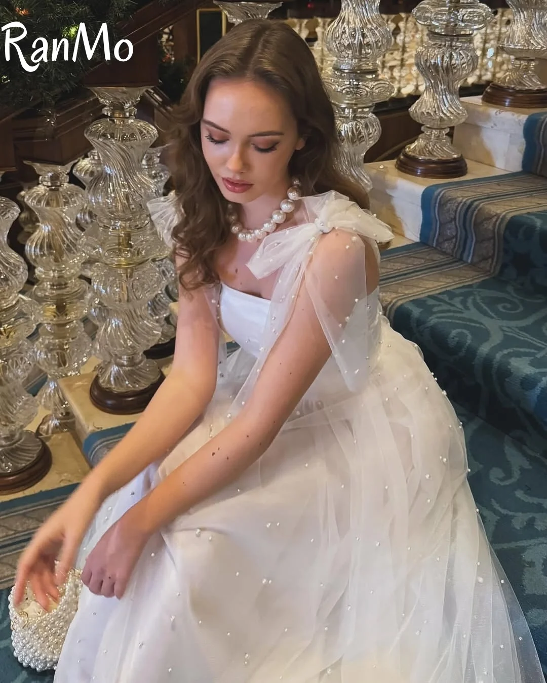Ranmo 2025 Abito da sposa chic in tulle di raso bianco Una linea al ginocchio con abito da festa da sposa con rivestimento trasparente personalizzato Taglie forti