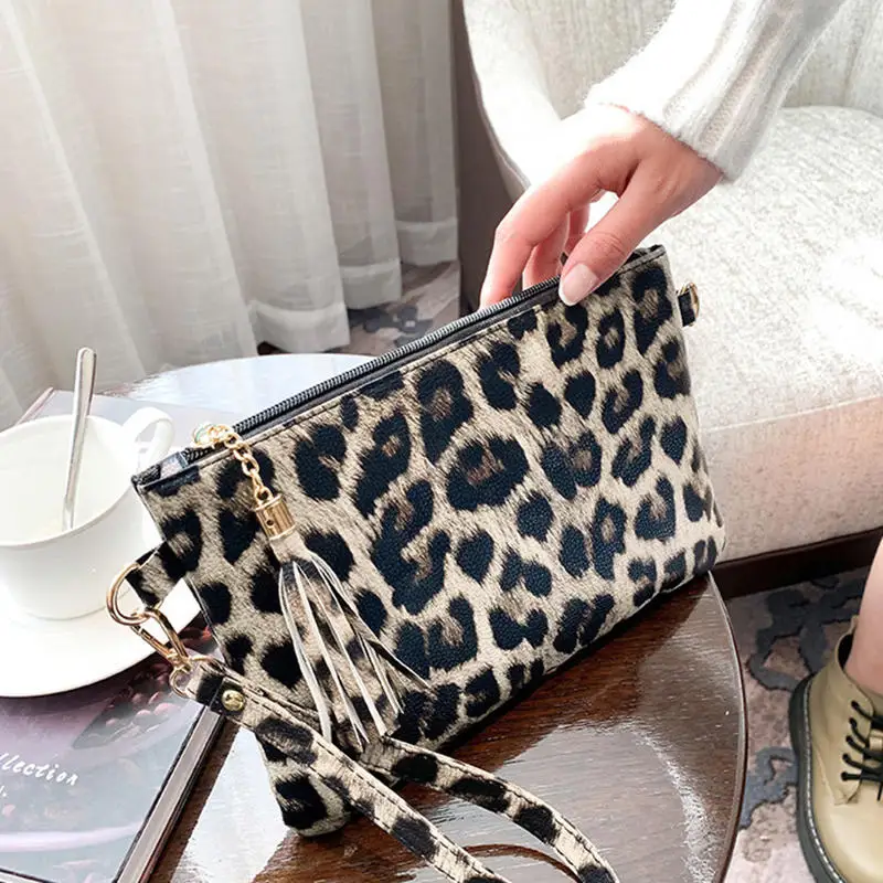 

Leopard Print Clutch Bag Women Envelope Handbag Portable Grab Bags Winter Fashionable Large Capacity For Ladies Wallet