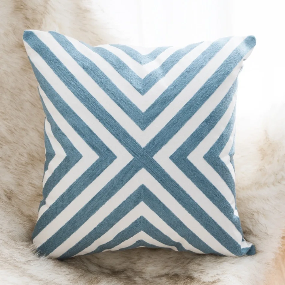 

Mediterranean-Style Velvet Pillow Cover with 3D Geometric Texture - Solid Color Decorative Cushion Case for Living Room