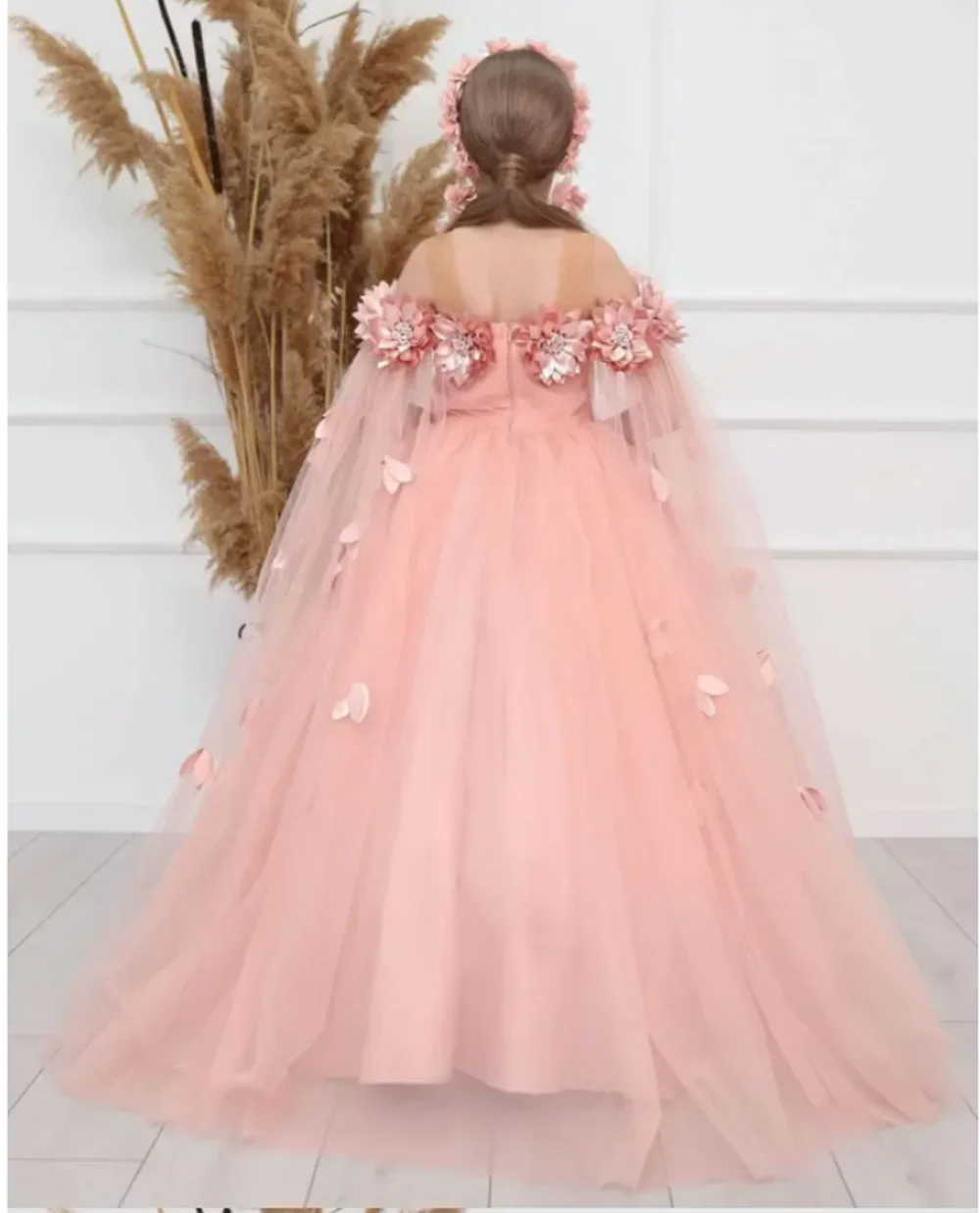 Abito da principessa per ragazze Abito floreale in tulle con spalle scoperte Mantello a farfalla decorato Abito da festa formale Costume da spettacolo per bambini