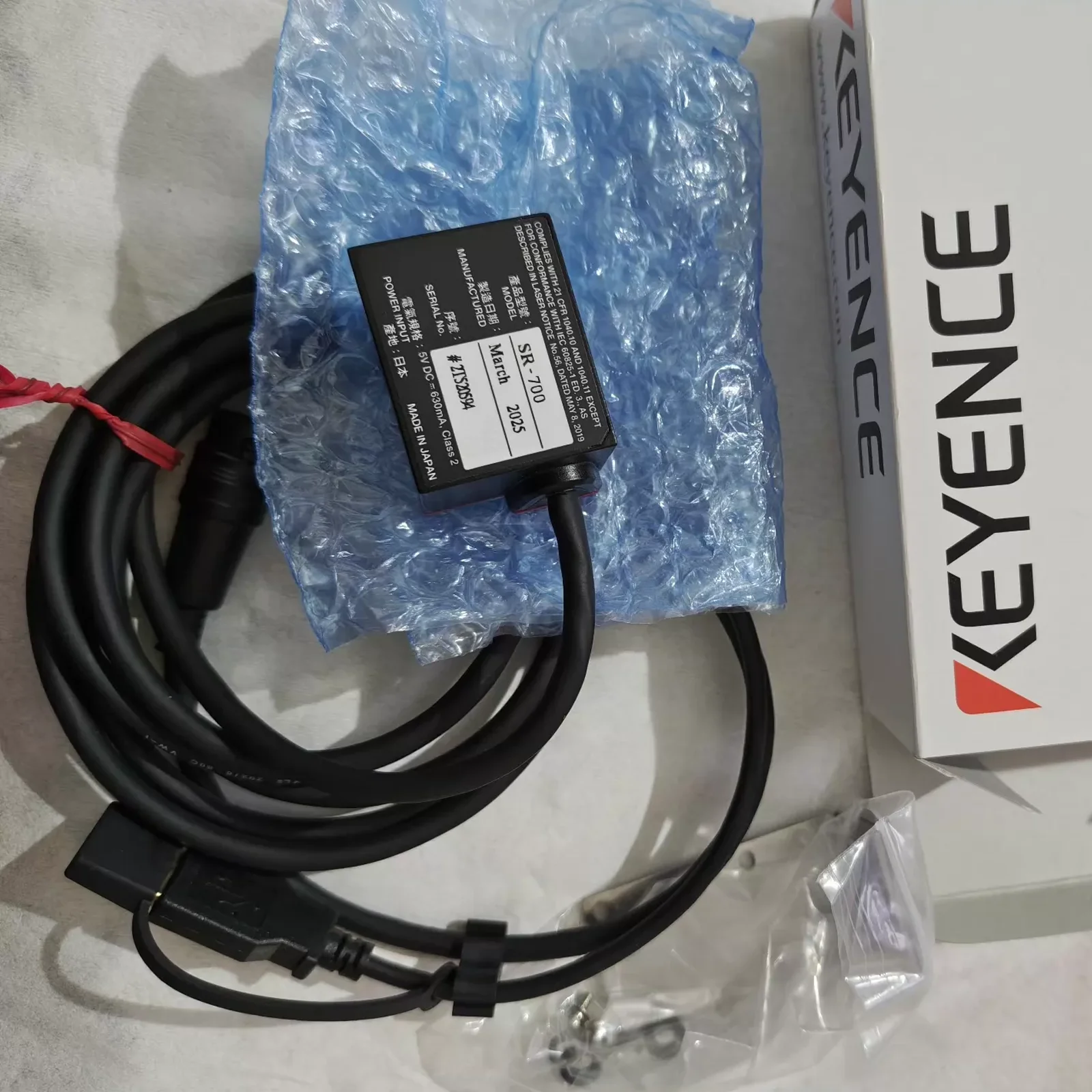 Brand New Original SR-700 Keyence Ultra-Compact 1D/2D Barcode Reader Short-Range Type In Stock
