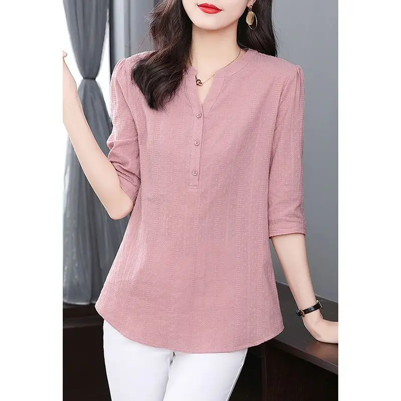 Blusa holgada de media manga con cuello en V para mujer, camisa elegante con bordado Vintage, moda de verano, 2023