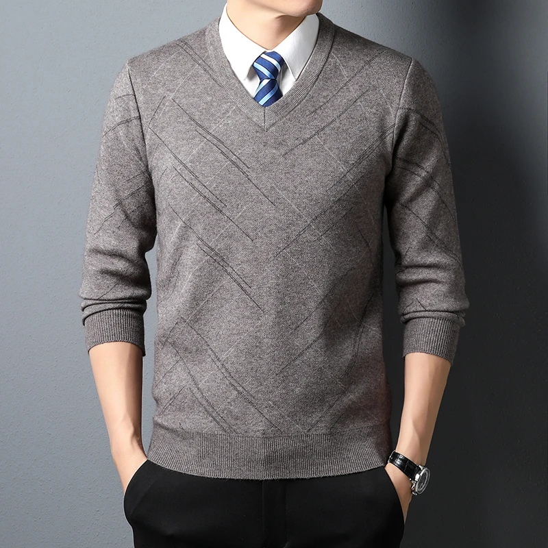 2023 New Men's Sweater Fashion Solid Color Warm Sweater Business Casual Heart Neckline Sweater