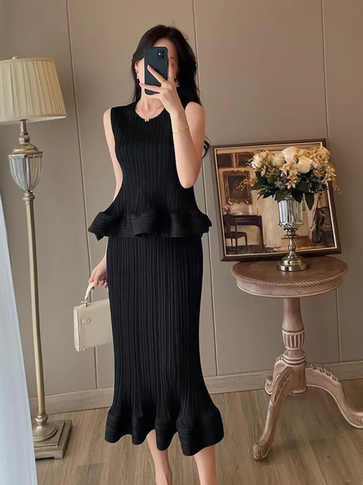 LANMREM 2024 Summer Pleated 2 Pieces Skirt Set For Women O-neck Sleeveless High Waist Designer Skirts Female Summer New 2YA884