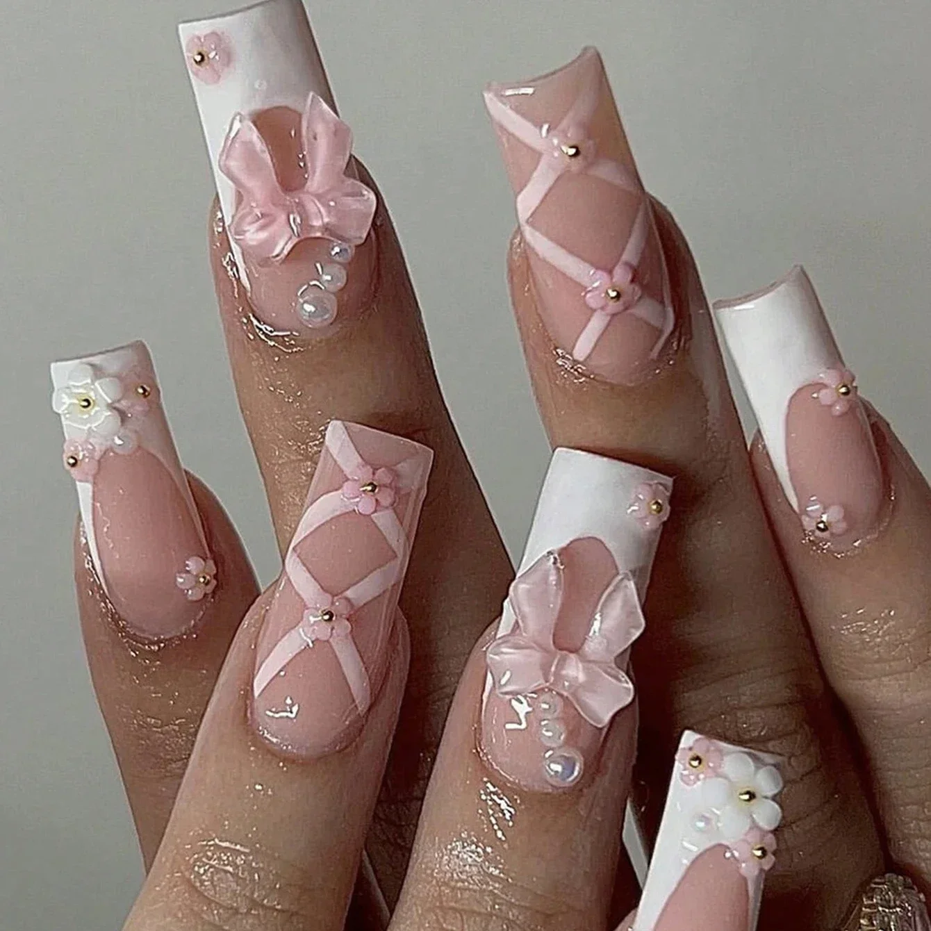 

24pcs Ballet Fake Nails Summer Pink White Bow Design French White Edge Flash Diamond High Saturation Full Coverage Fake Nai