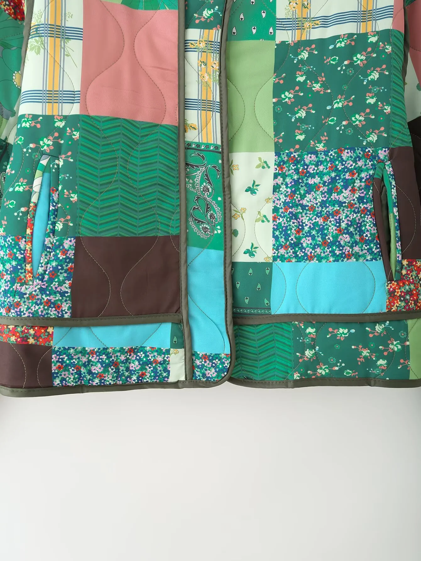 2025 Winter New Women's Casual Fashionable Elegant Versatile Design Round Neck Long Sleeve Quilted Cotton Jacket