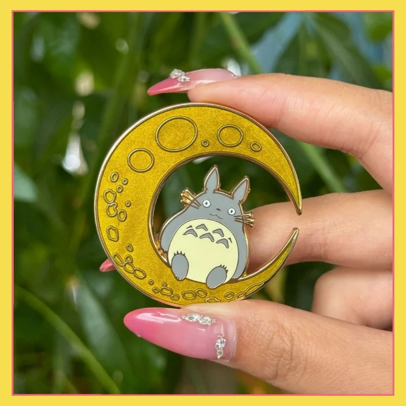 

Anime Totoro metal glitter enamel badge Japanese cute anime peripheral brooch backpack accessories pin gift