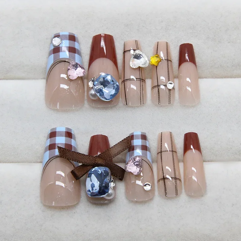 

24Pcs Retro London Style Wearable Nail Tips Blue Medium Length Coffin Shape Full Cover False Nail Art with Diamond Daily Wear