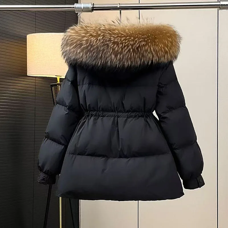 2025 Winter neue Echt waschbären pelz kragen unten Jacke frauen Koreanische version Schlank Dicke taille Mit Kapuze Ente unten mantel Weibliche Parker