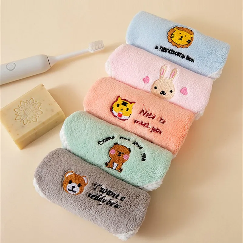 1Pc 25x25cm Cartoon Animal Embroidery Coral Fleece Super Soft Absorbent Baby Child Face Hand Towel With Loop