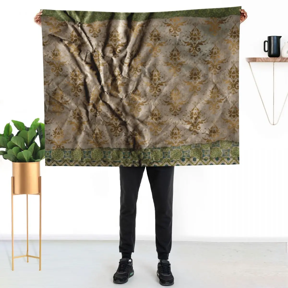 

Wrinkled Gilded Damask Throw Blanket Reusable Durable Soft Blanket for All Seasons