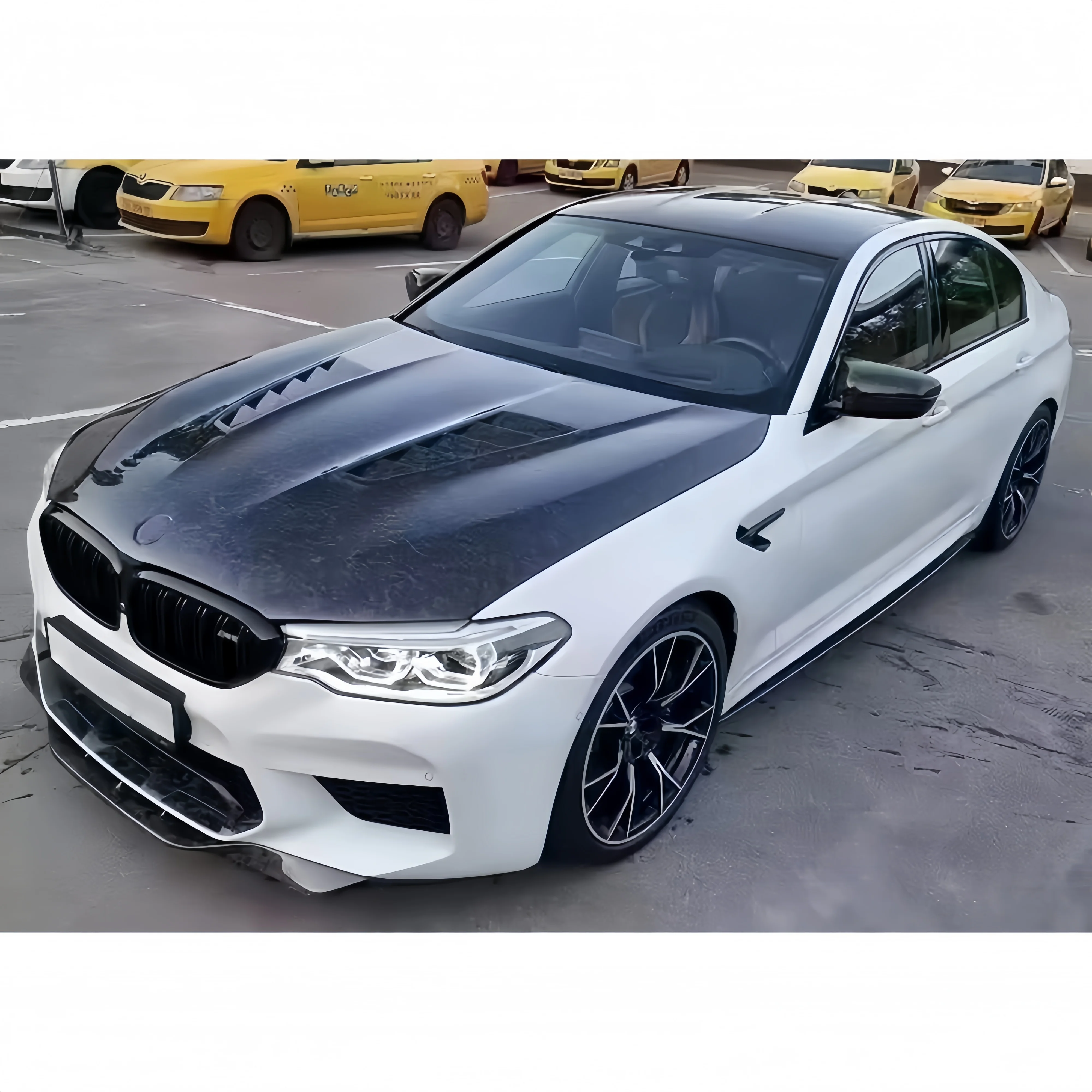 

Modified Engine Hood with Dry Carbon Fiber Forged V-style Front Cover, Suitable for BMW M5 F90 Engine Hood