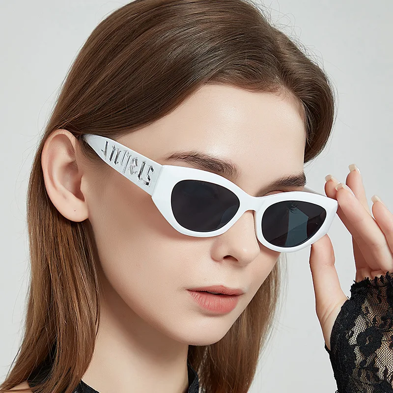 

Retro Small Frame Sunglasses New Men and Women Fashion Luxury Brand Designer Trend Hip-hop Alphabet Sunglasses Punk Women UV400