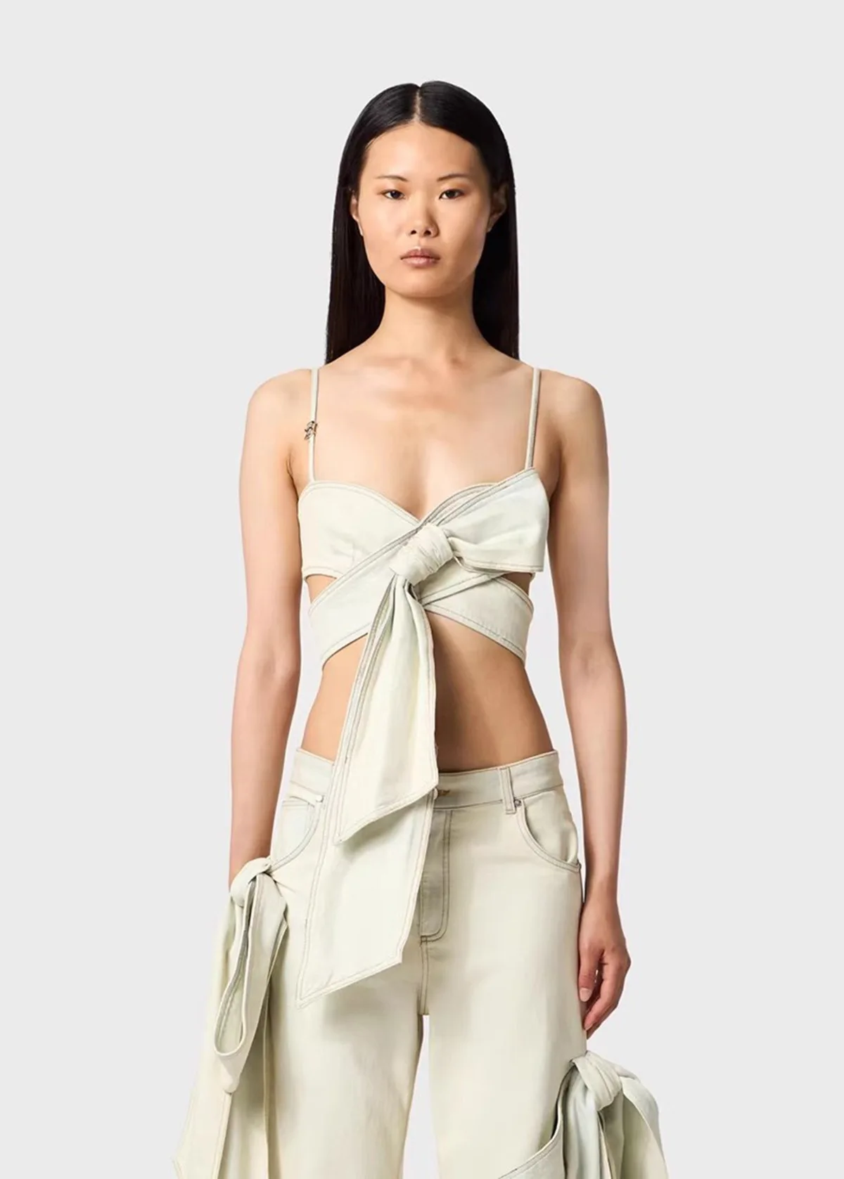 Nueva camiseta sin mangas con lazo tridimensional trenzado con personalidad Retro picante para chica, conjunto de pantalones vaqueros desgastados de pierna ancha y pierna recta