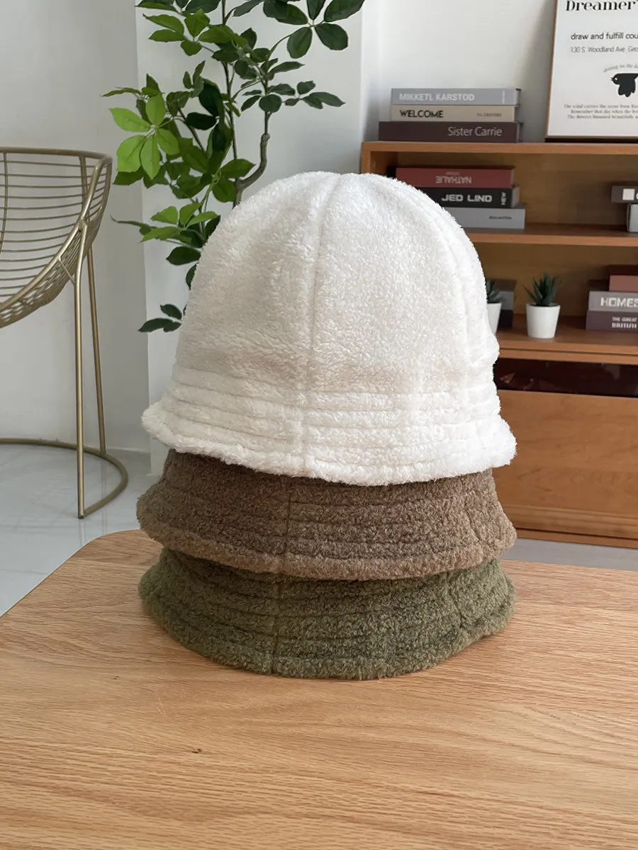 French Style White Hepburn Inspired Bucket Hat Women Winter Faux Lamb Wool Elegant Bucket Hat Photo Friendly Basin Cap Unisex