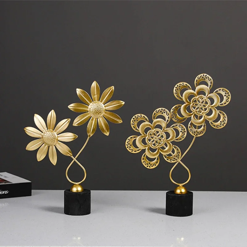 Gold Maple Leaf Statue Home Desktop Crafts Wrought Iron Desktop Artwork Decorative Statue Sculptures Housewarming Gift