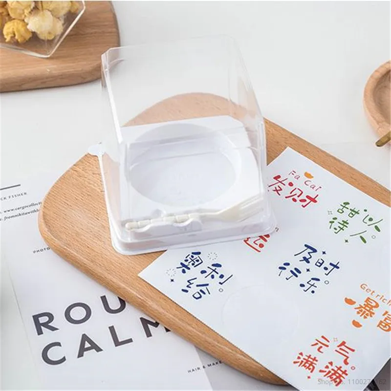 2inch 50Pcs/lot Mousse Puffs Cake Boxes with Fork Square Plastic Cupcake Box Dessert Wedding Party Packaging Box Supplies