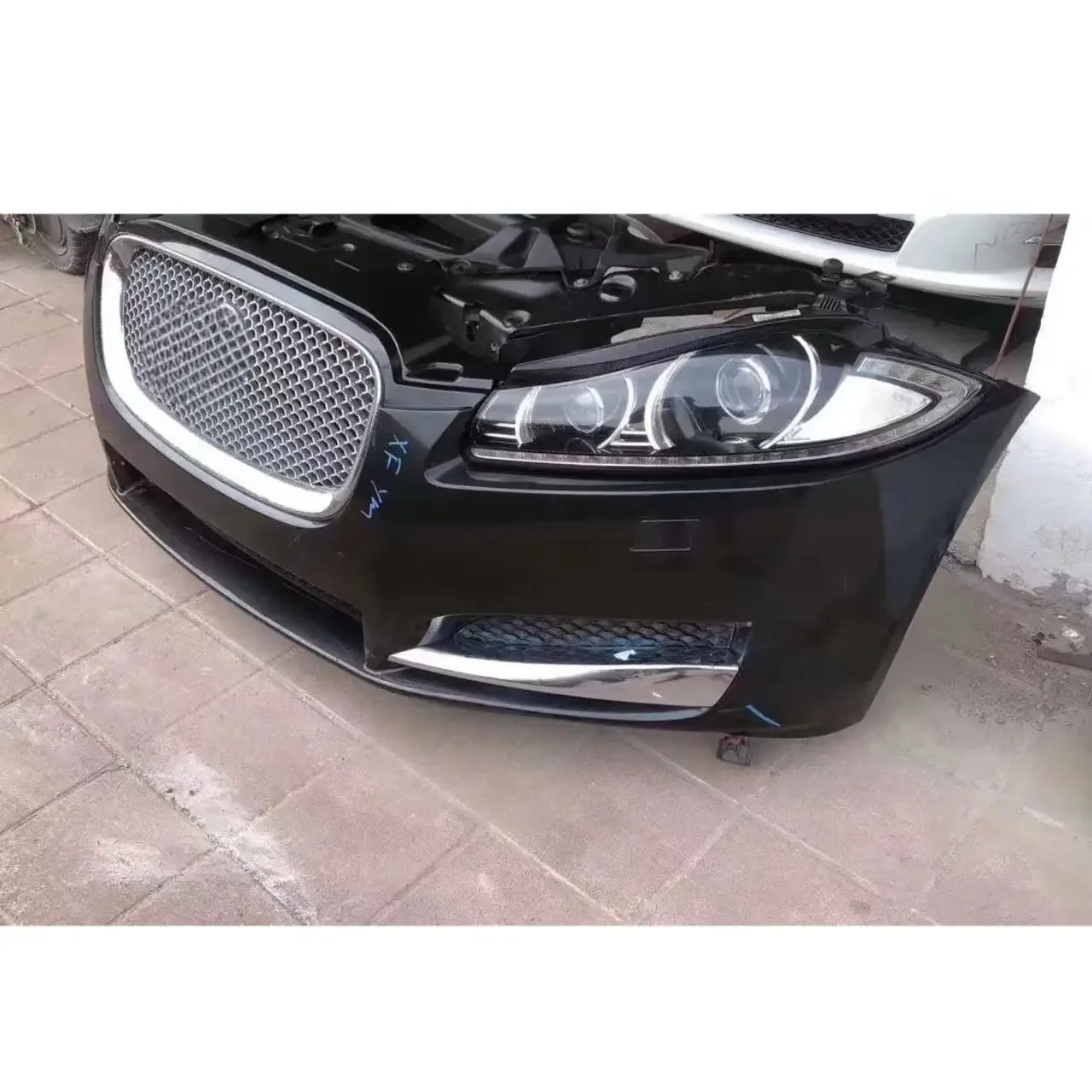 

Auto Body Systems Kit Parts Include Front Car Bumper Assembly With Grille For Jaguar XF