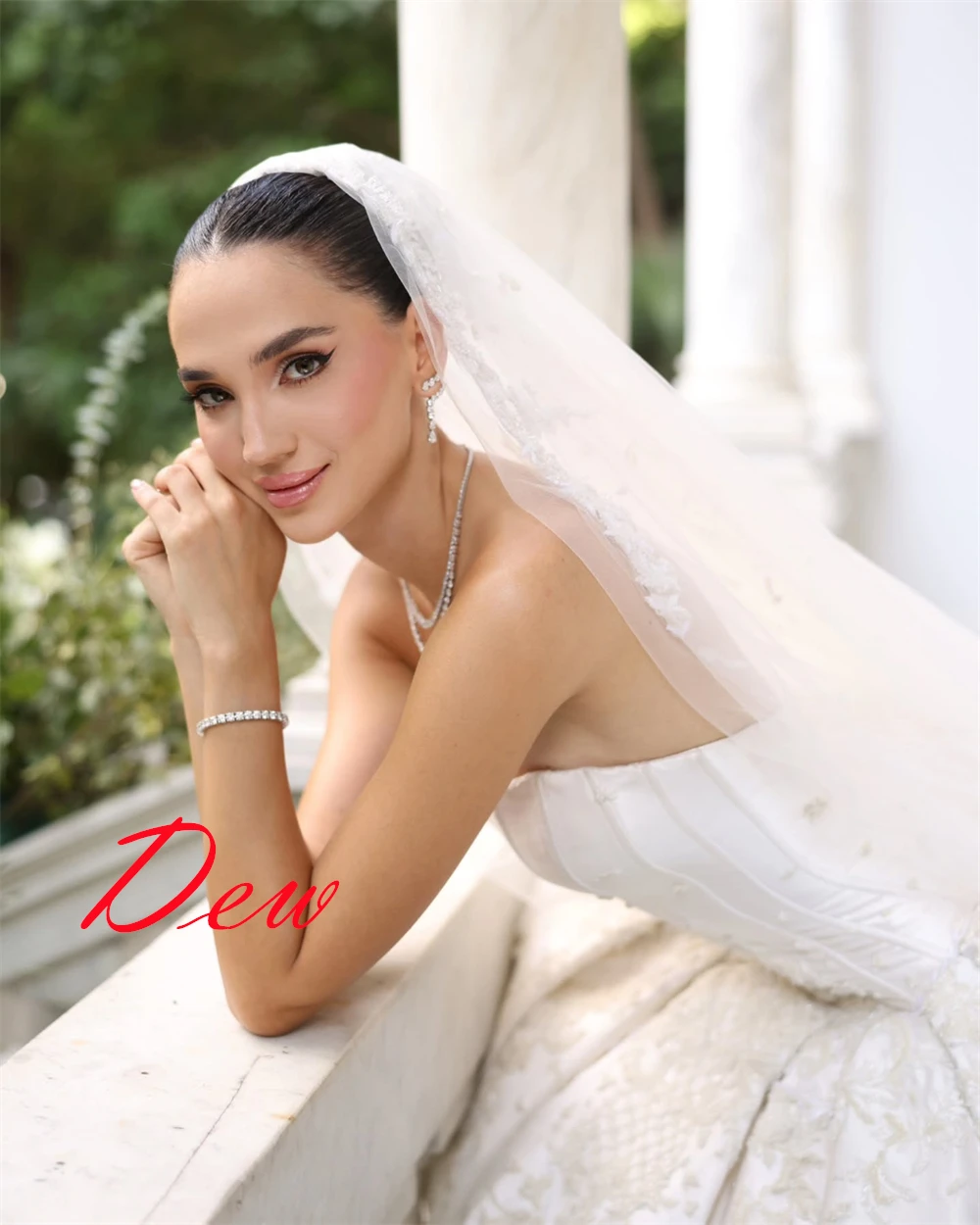 Customized High Quality White Satin Bridal Gowns Simple Strapless embroider Wedding Dress Chapel Train Open Back Dresses