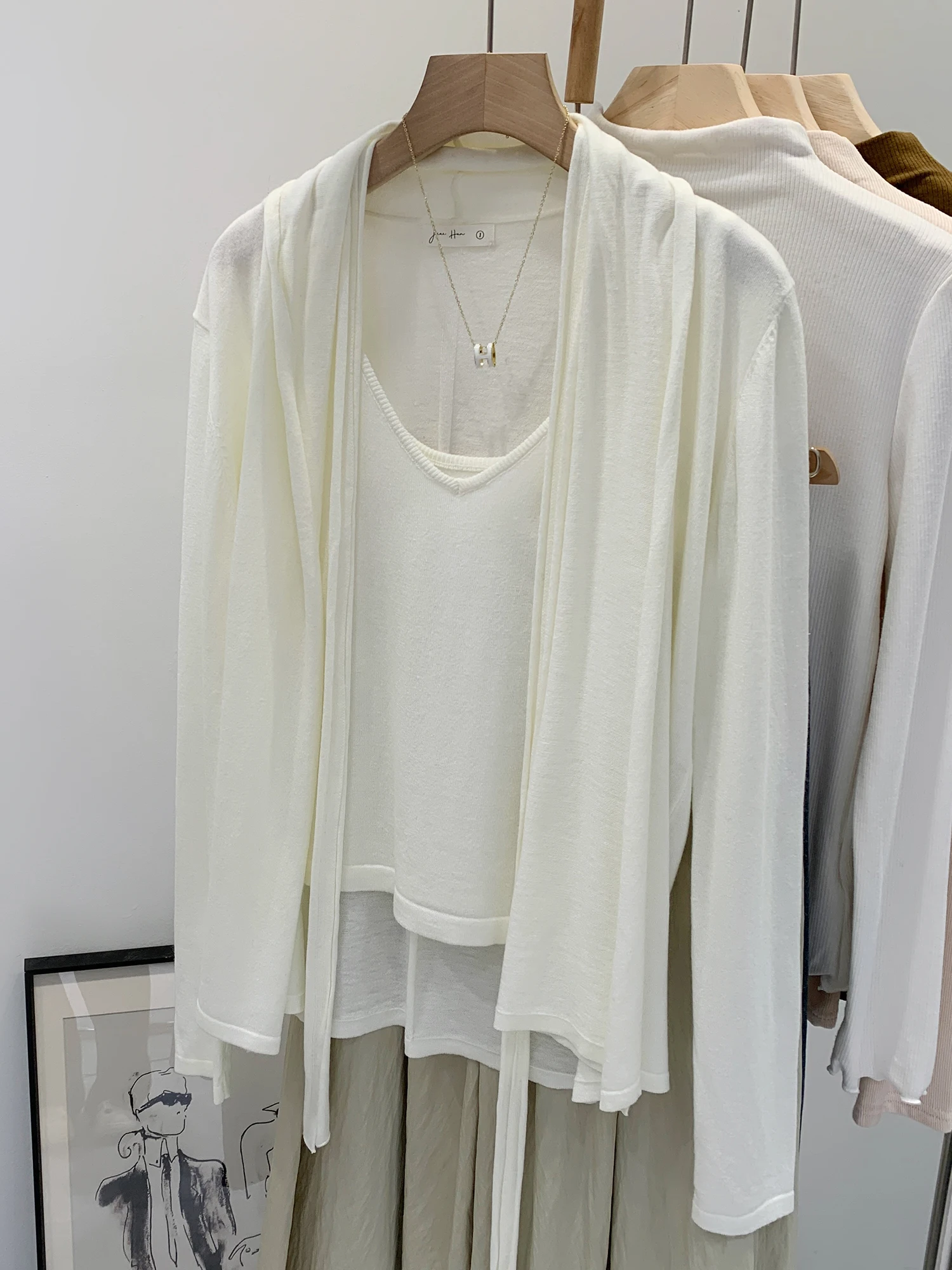 Korean Style Grey Knitted Crop Top And Cardigan Two-Piece Set Women's Fashion Outerwear Loose Fit V-Neck Long Sleeve Sweater