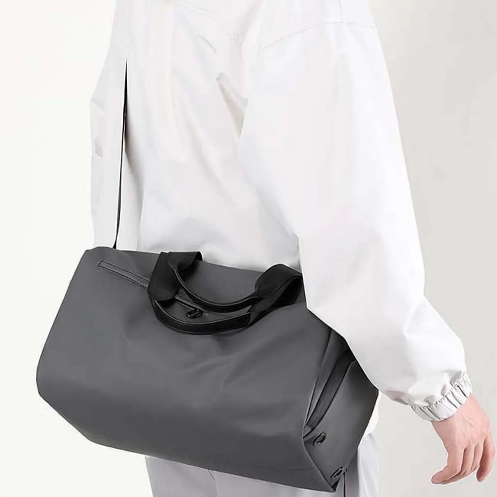

High Density Fabric Unisex Travel Bag Dry Wet Separation Solid Color Large Capacity Fitness Bag Multi Layered Polyester