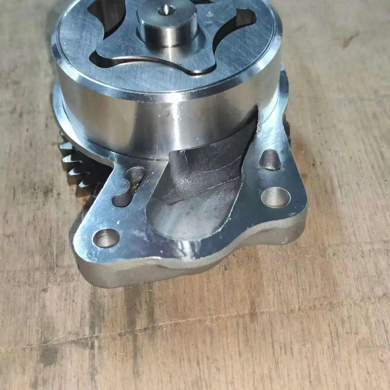 SAIC MAXUS V80 T60 Оригинальный масляный насос C00100381