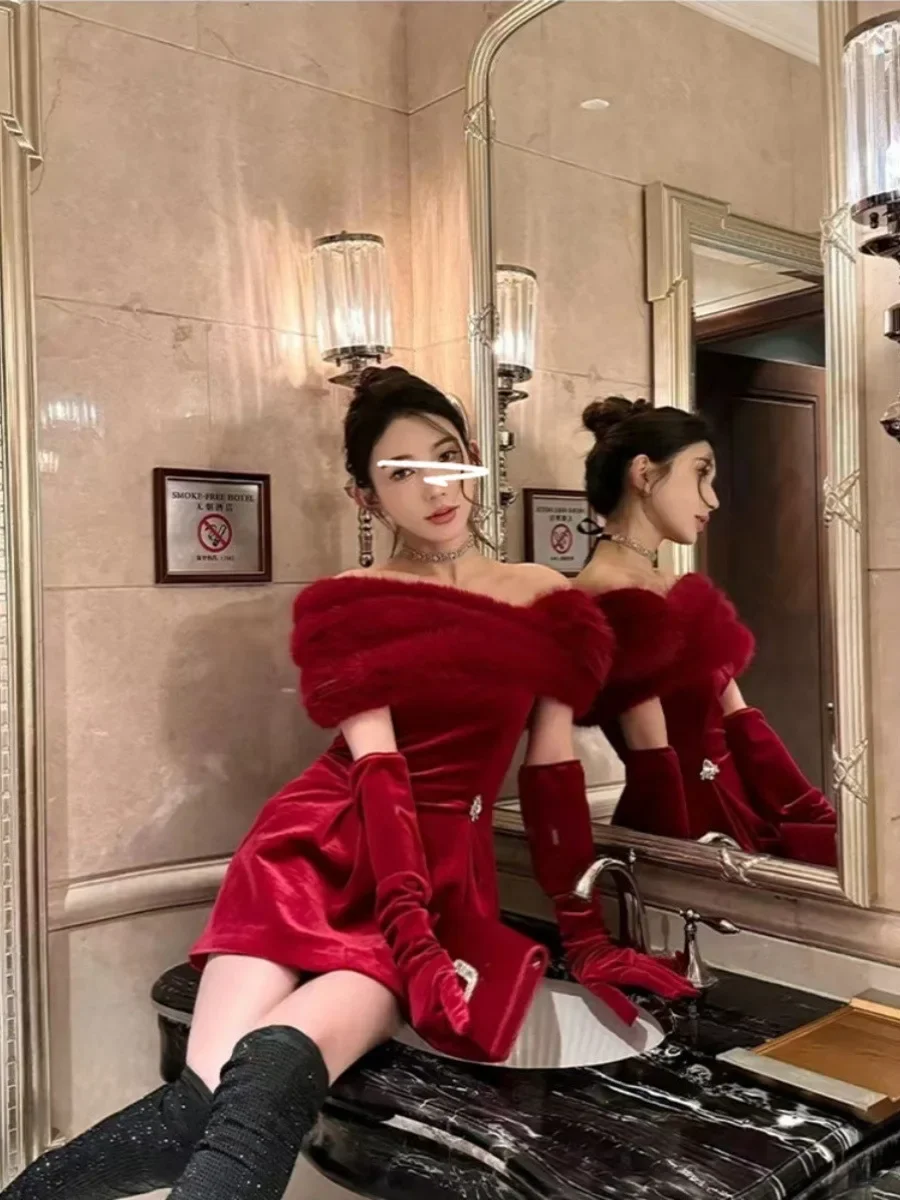 Dresses for Women 2024 Spring Autumn Red Velvet Diamond Decorations Off-Shoulder Detachable Fur Collar Dress with Gloves