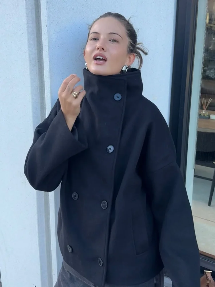 Рисунок 3 - Уличное однотонное свободное женское