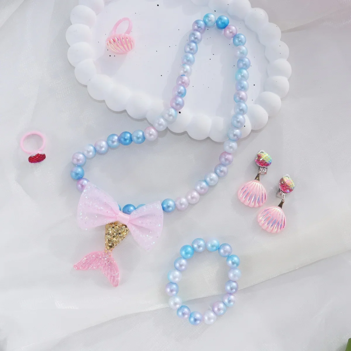Set di 9 Gioielli da Principessa Sirena per Bambine: Collana, Bracciale, Anello, Orecchini, Borsa e Fermaglio per Capelli per Costume e Feste di Compleanno