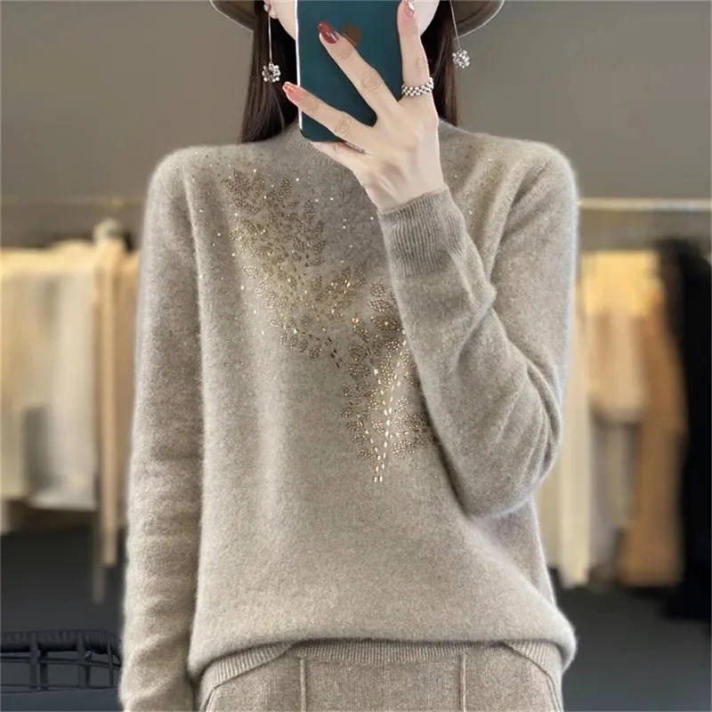 Maglione di lana autunno e inverno Elegante maglione con fondo lavorato a maglia a collo alto e pullover con diamanti di fascia alta e vestibilità slim da donna