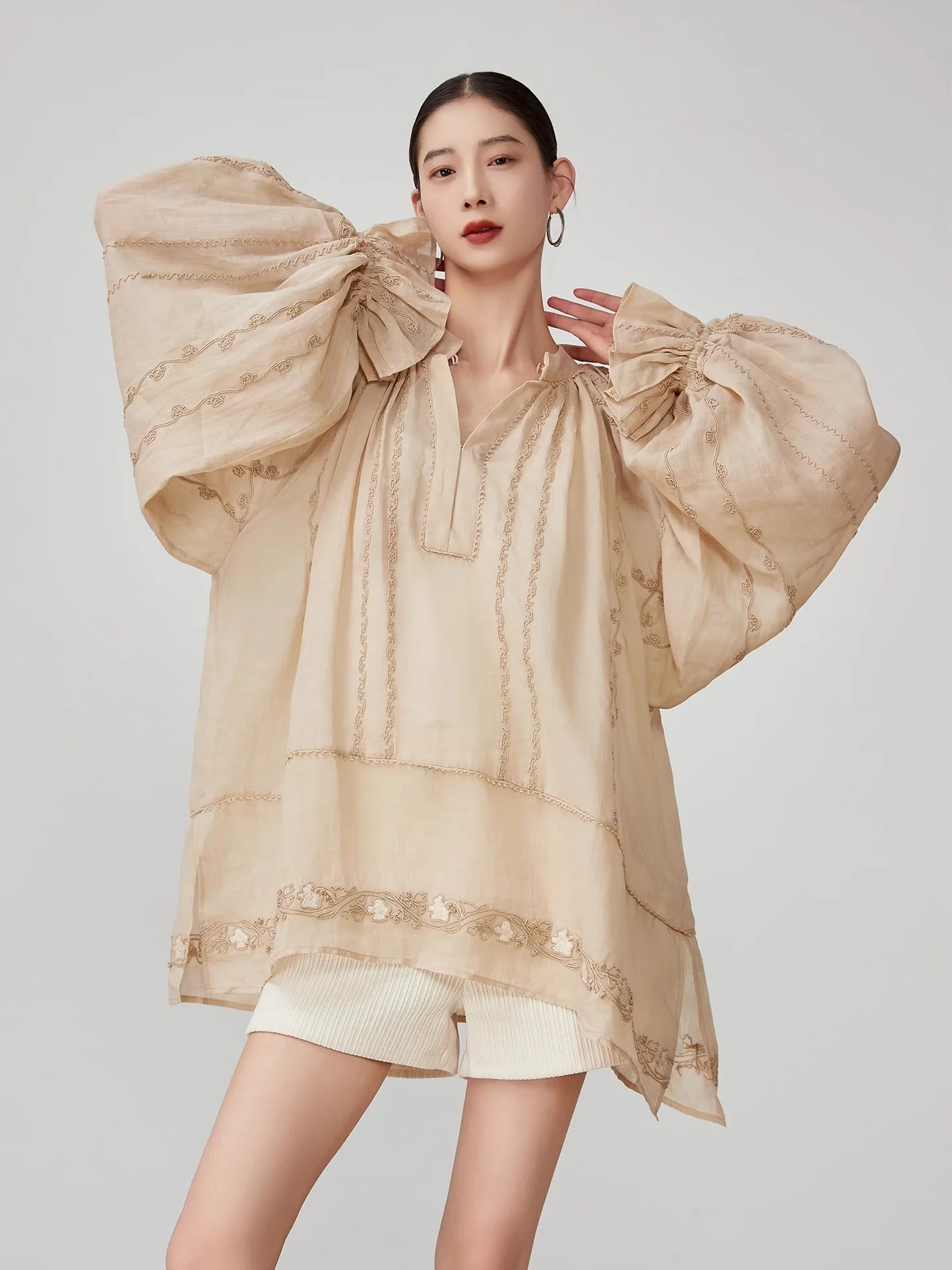 

Khaki V-ne Bubble Sve irt Women's Loose Fit Casual Sle Top Breathable Long Sve French Sle Polyester Fiber